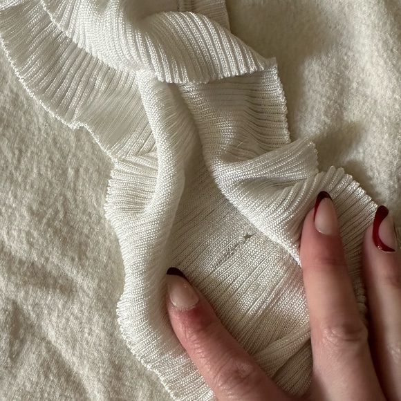 Chloe Ruffled V-Neck Wool/Cashmere Sweater in Milk - Size Small (fits like XS) - Picture 5 of 11